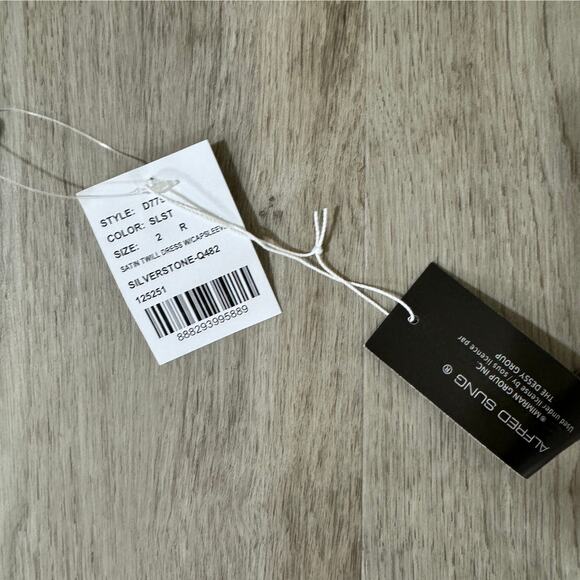 Alfred Sung D779 silverstone size 2 cap sleeve gown with pockets - Picture 5 of 5